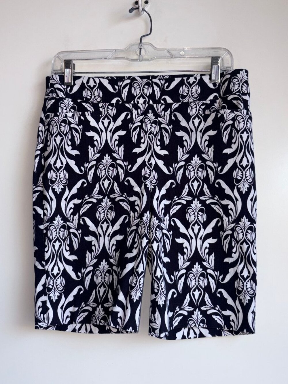 NEW CHICO'S Brigitte Shorts Size 0.5 = Size 6 Floral